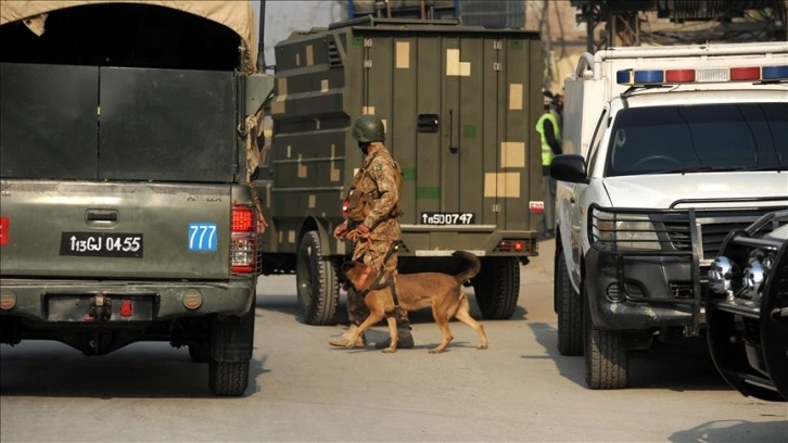 Pakistan'da milletvekili adaylarını hedef alan bombalı saldırılarda 25 kişi öldü