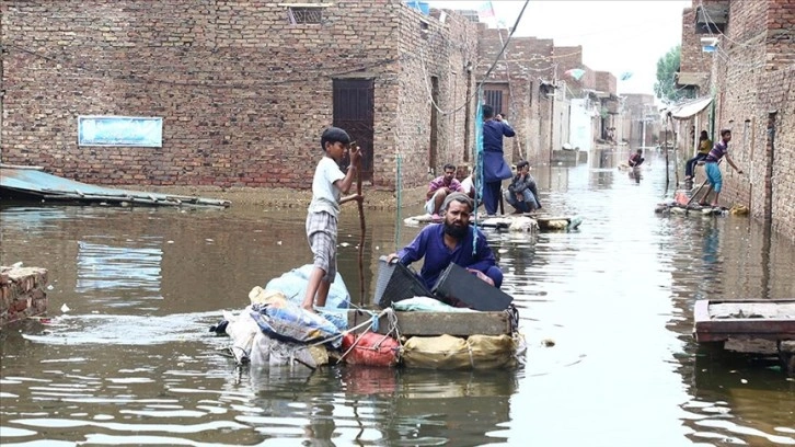 Pakistan'da muson yağmurları 32 kişinin ölümüne neden oldu