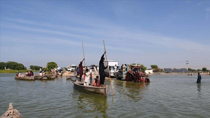 Pakistan’da muson yağmurları sebebiyle ölenlerin sayısı 1265’e çıktı