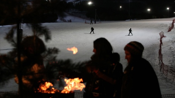 Palandöken&#039;e gelen turistlerden &#039;gece kayağı&#039;na yoğun ilgi