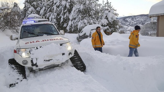Paletli kar ambulansları hayat kurtarıyor