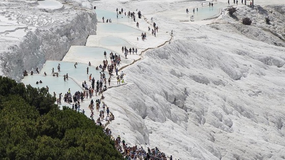 Pamukkale'ye 7 ayda 1 milyon 97 bin turist geldi