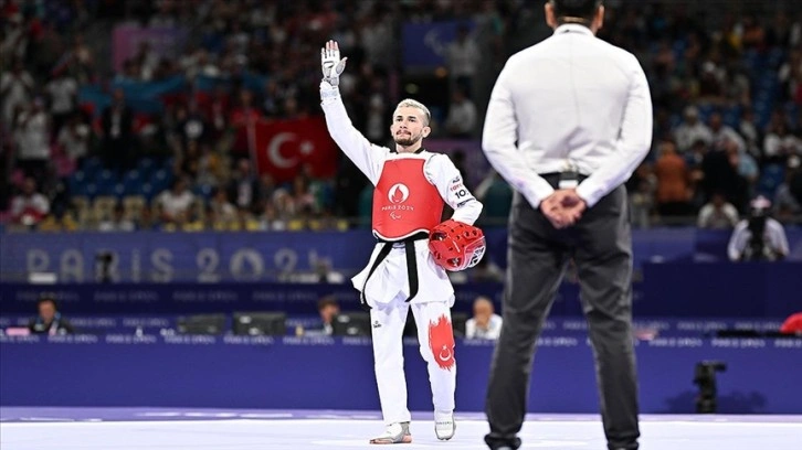 Para tekvando Ali Can Özcan, finale çıktı