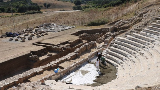 Parion'un bin 850 yıllık sahnesinde 'bulmaca' çözüldü