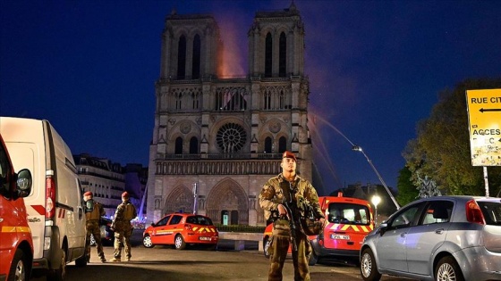 'Paris'in kalbinin yanması bizi derinden sarstı'