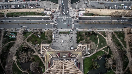 Paris'in merkezi trafiğe kapatılacak