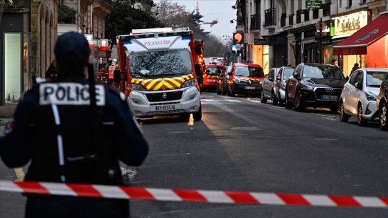 Paris'te bina yangını