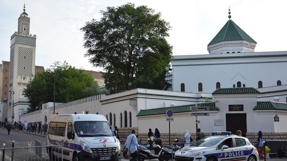 Paris’te bir cami tahliye edildi