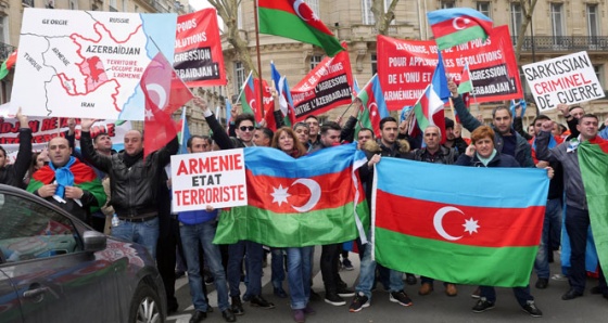 Paris'te Ermenistan'a protesto