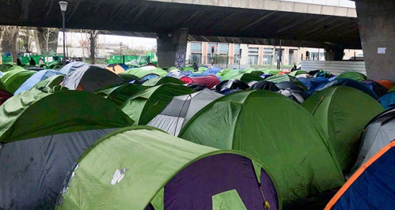 Paris’te insanlık dışı mülteci kampı tahliye edildi