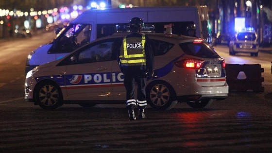 Paris'te polis memuru 3 kişiyi öldürdü