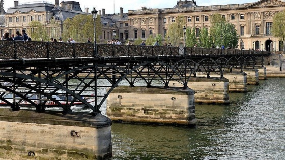 Paris'te Seine Nehri kenarı yayalaştırıldı