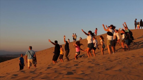 Patara'nın kum tepeleri turistlere çöl deneyimi yaşatıyor