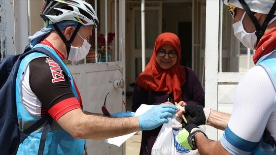 Pedalları 'sosyal destek' için çeviriyorlar