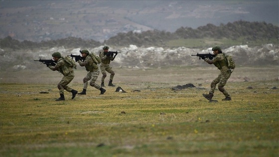 Pençe-Yıldırım Operasyonu'nda terör örgütü PKK'ya ait çok sayıda silah ve mühimmat ele geçirildi