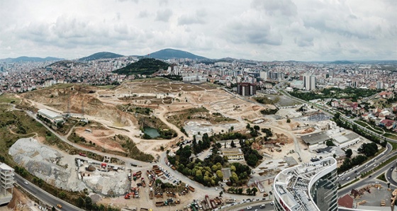 Pendik'te millet bahçesinde hummalı çalışma