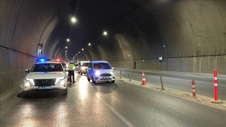 Pendik'te tüneldeki havalandırma fanının düşmesi trafik kazasına sebep oldu