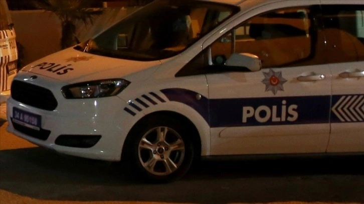 Pendik'te yardım tırının yolu kapattığı iddiasıyla çıkan silahlı kavgada 1 kişi yaralandı