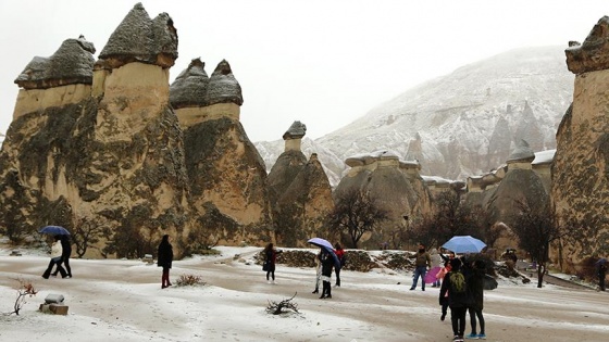 Peribacaları beyaza büründü