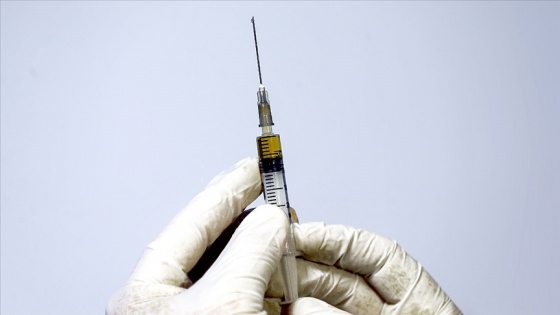 Pfizer ve BioNTech'in geliştirdiği Kovid-19 aşısının İngiltere'de yaygın kullanımına başlandı