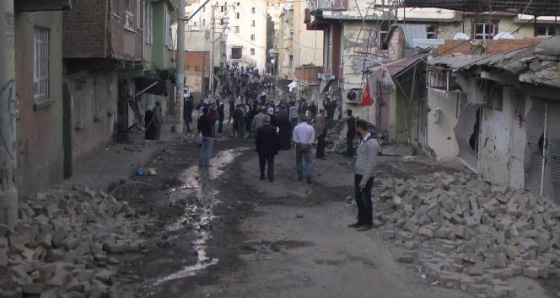 PKK'nın Silvan'da açtığı tahribatın izleri silinemiyor