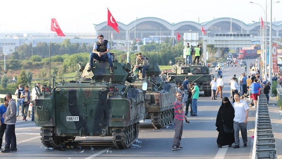 'Polis kıyafeti görünümlüler silah tutarsa ateş edin'