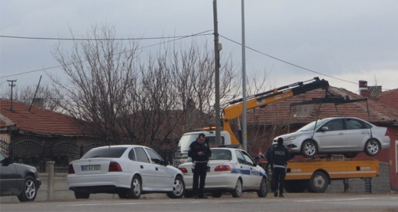 Polis noktasından kaçan terör şüphelisi aranıyor