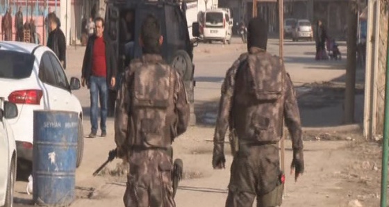 Polis, PKK yandaşlarının yuvalandığı mahallelerde nefes aldırmıyor