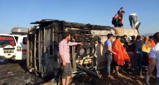 Polis servisine bombalı araçla saldırı! 6 şehit