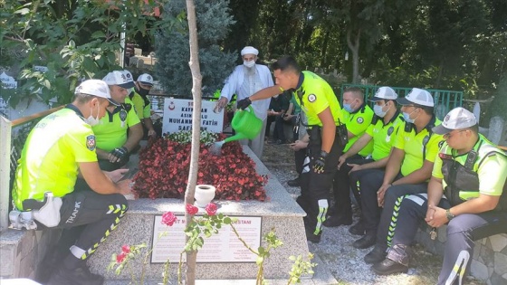 Polislerden şehit kaymakam Safitürk ve 15 Temmuz şehidi Gökbayrak'ın mezarlarına ziyaret