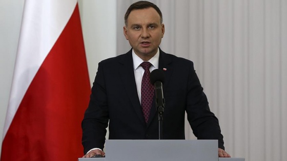 Polonya Cumhurbaşkanı tartışmalı yasayı imzaladı
