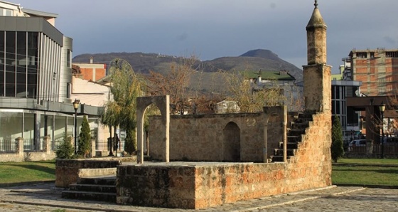 Prizren'de Namazgah Camisi'ne çirkin saldırı