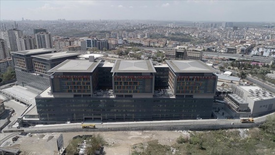 'Prof. Dr. Cemil Taşcıoğlu' yazılı tabela, Okmeydanı'ndaki şehir hastanesine asıldı