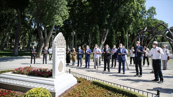 Prof. Dr. Fuat Sezgin kabri başında anıldı