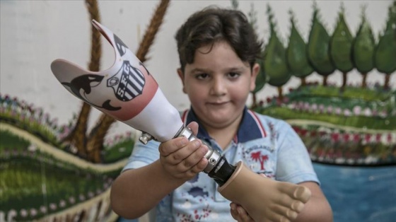 Protez bacağına Santos arması işleyen Suriyeli Hamis'e teşekkür mesajı
