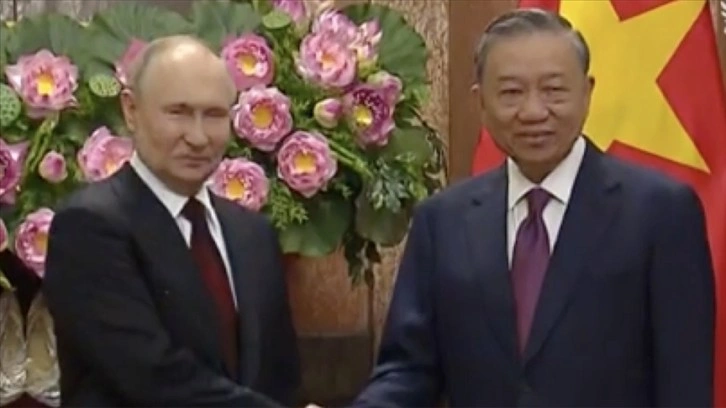 Putin ile Vietnam Devlet Başkanı To Lam, Hanoi'de bir araya geldi