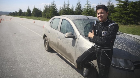 Ralli pilotu komiserin polis aracıyla yarışma hayali