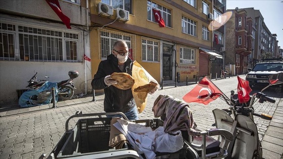 Ramazan pidesi evlere servis edildi