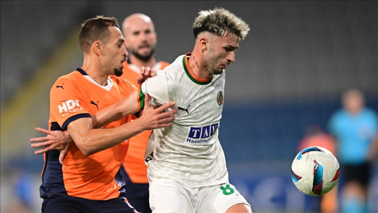 RAMS Başakşehir, Süper Lig'in 21. haftasında yarın Alanyaspor'a konuk olacak