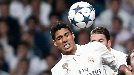 Real Madrid Varane ile sözleşme yeniledi