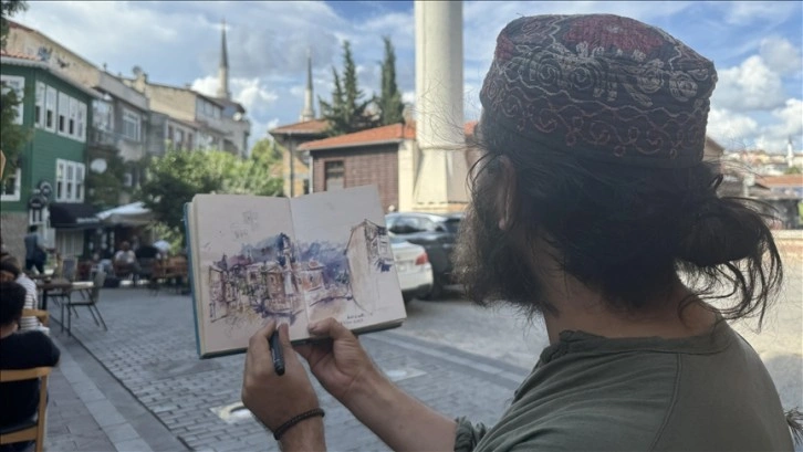 Ressam Faruk Erçetin, Süheyl Ünver'in izinde sokakları keşfederek resmediyor