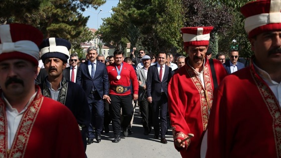 Rıza Kayaalp'e memleketinde coşkulu karşılama