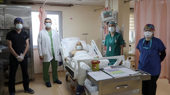 Rize'de 88 yaşındaki hasta 'başparmak anjiyografi' operasyonuyla sağlığına kavuştu