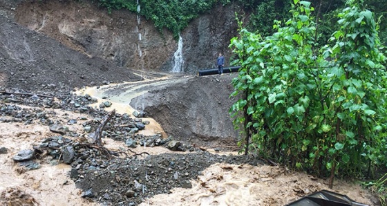 Rize’de aşırı yağış sele neden oldu