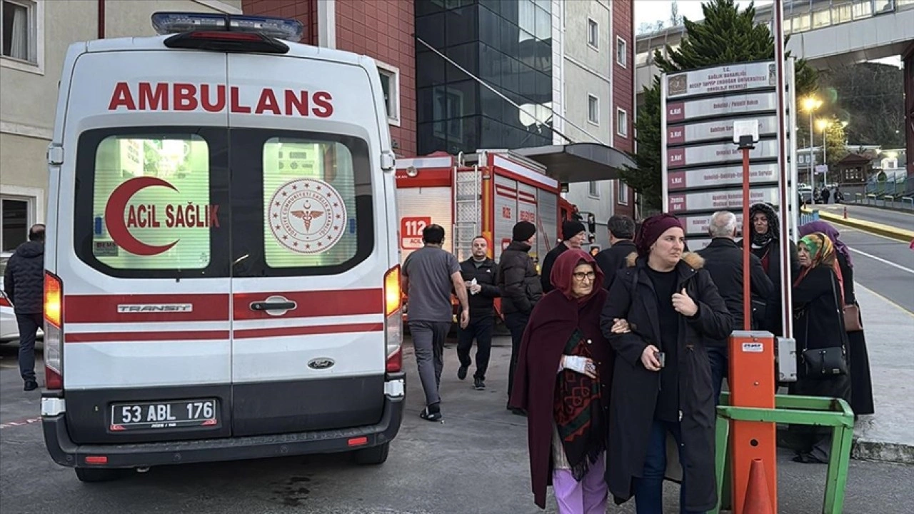 Rize'de onkoloji merkezinde çıkan yangın paniğe neden oldu