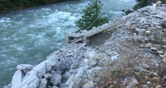 Rize’nin Fırtına Vadisi’ndeki yıkımlar devam ediyor