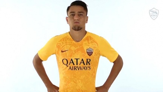 Roma yeni formasını Cengiz Ünder ile tanıttı