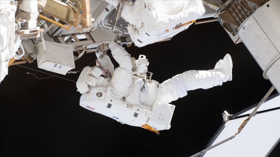 Rus kozmonotlar, UUİ'ye gönderilecek yeni laboratuvara hazırlık için uzay yürüyüşüne çıktı