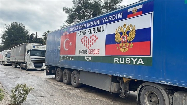 Rus milletvekilinin çağrısıyla toplanan 23 tır yardım Adıyaman'a getirildi