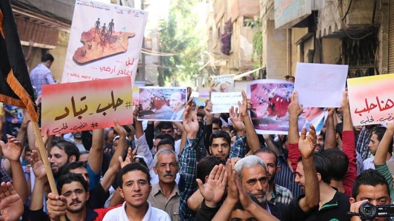 Rusya'nın Suriye'deki saldırıları 1. yılında protesto edildi